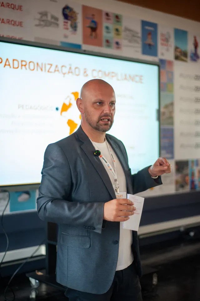 Palestrante apresentando em evento corporativo